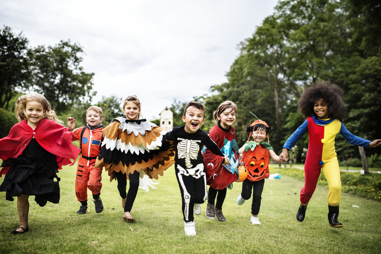 7 Halloween Craft Ideas for a Spooky Family Fun Night